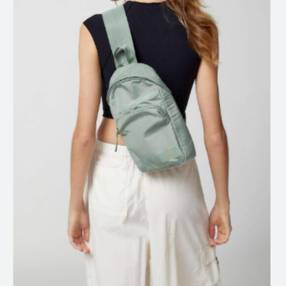 Adidas Essential 2 Slingback Crossbody Bag Linen Green Activewear Outdoor - Picture 1 of 1